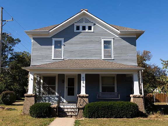 2nd image of 625 Logan Ave