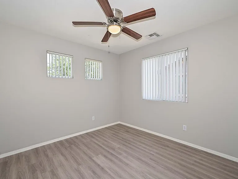 223 S 119th Dr — Photo 4