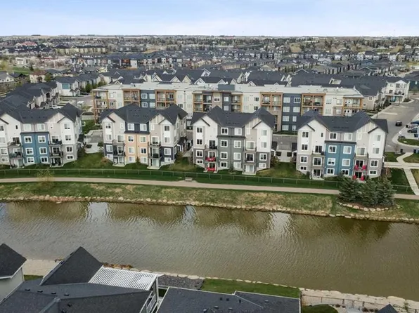 284 Canals Cross SW, Airdrie, AB T4B 4L3