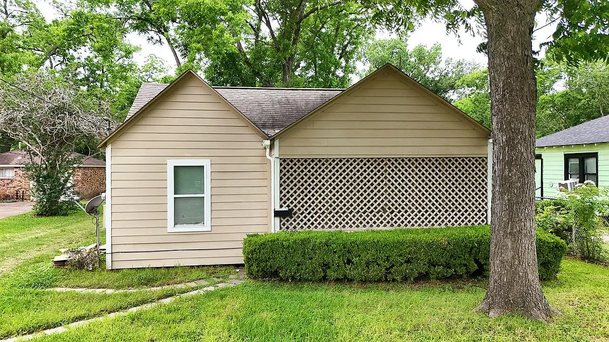 Building Photo - 3909 Lavender St