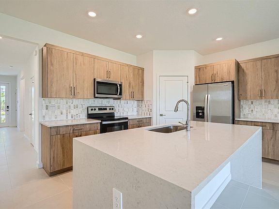 4th image of 2047 NE Ocean Dunes Drive