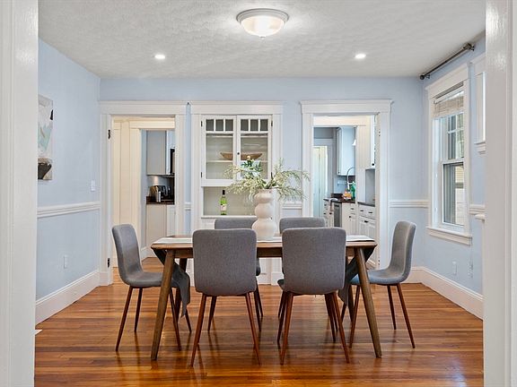 5th image of 188 School St #188