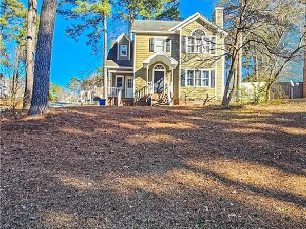 840 Hilton Dr, Fayetteville, NC 28311