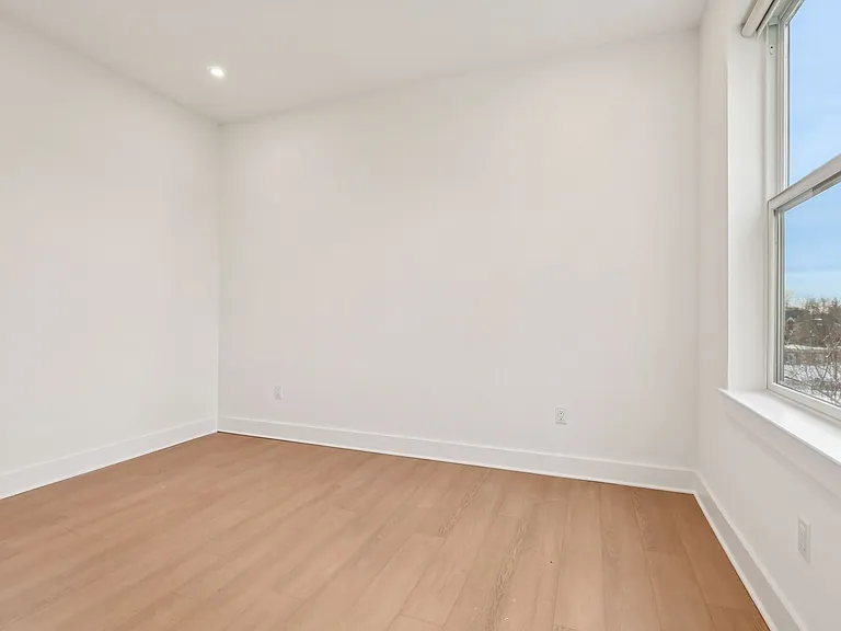 20 West — Photo 288