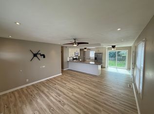 827 Washington Ave, Dixon, IL 61021