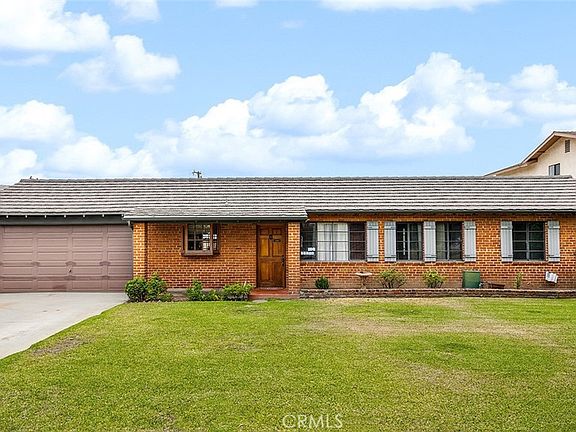 3rd image of 2608 Louise Ave