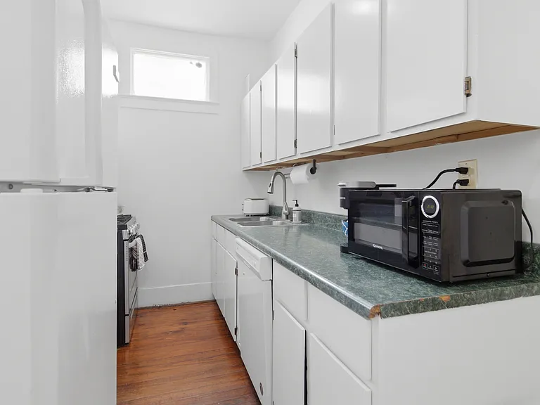 21 Felix St #B — Photo 4