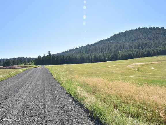 3rd image of 4 Pebblestone Dr