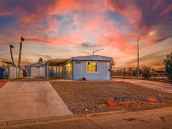 2nd image of 1740 Bluebonnet Boulevard