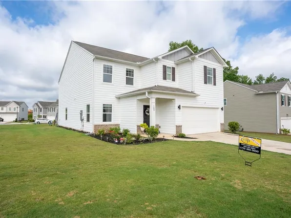 189 Bentwater Way, Hoschton, GA 30548