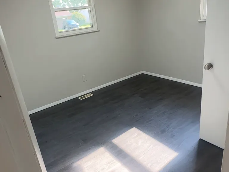 725 Kirkwood Dr — Photo 5