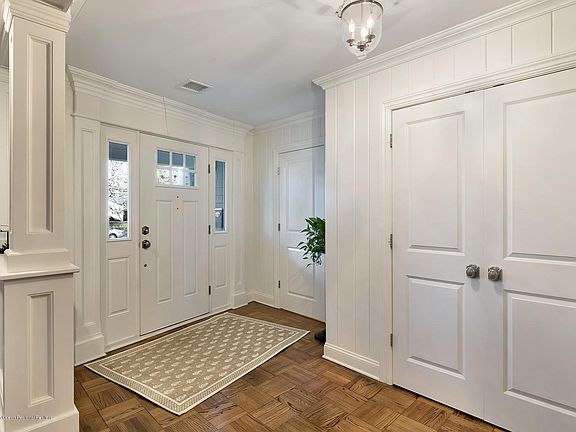 3rd image of 210 Sycamore Ave