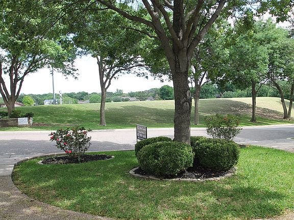 5th image of 6349 Skylark Cir