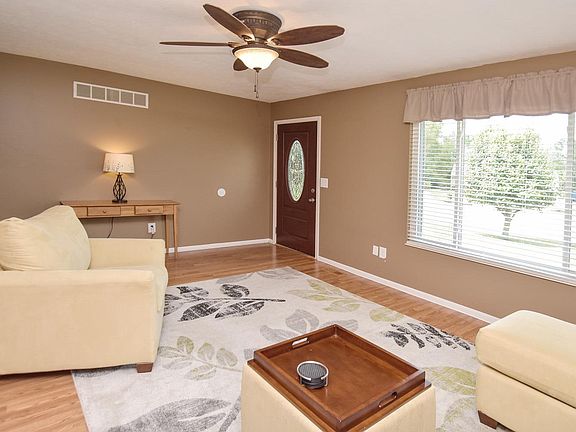 3rd image of 5859 Addison Dr