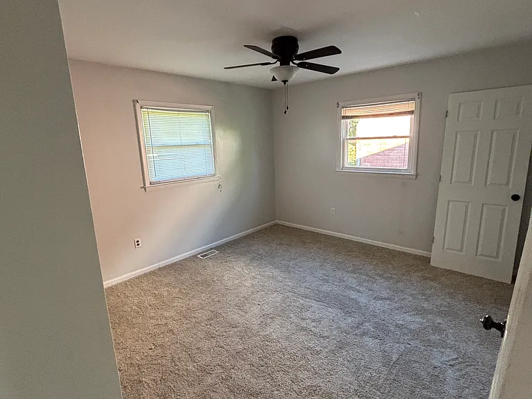 700 Elita Ln — Photo 4