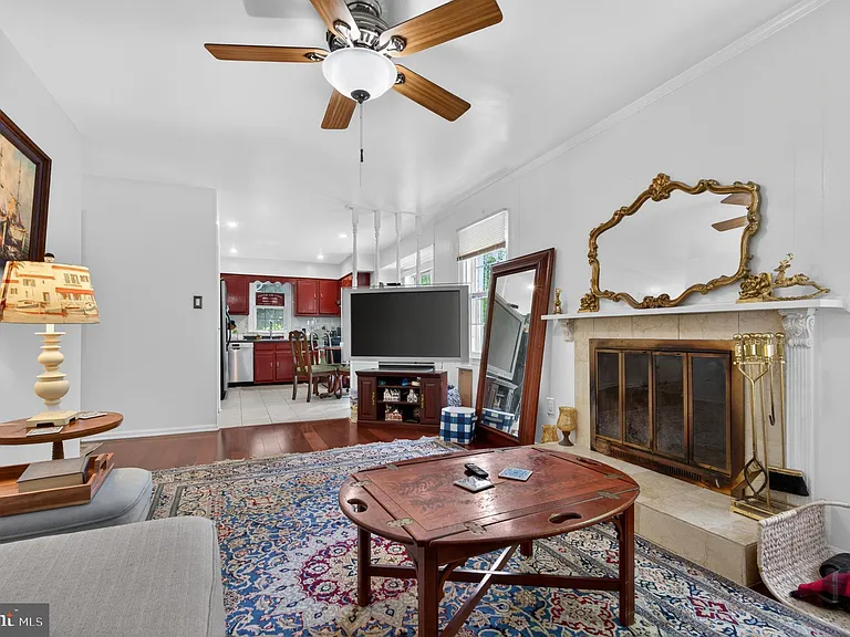 8815 Newport Ct — Photo 9