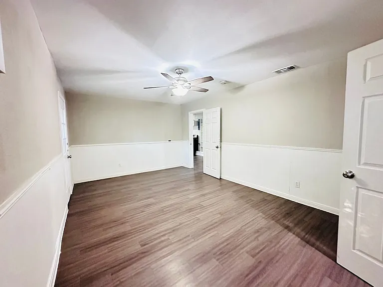 10806 Lazy Oaks Dr — Photo 11