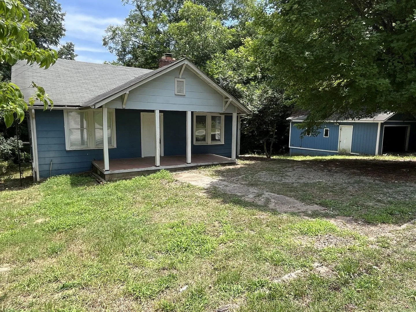 975 Old Charlotte Rd. — Photo 1