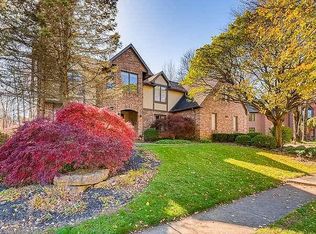 8117 Linden Leaf Cir, Columbus, OH 43235