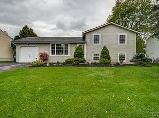 105 Farmingdale Rd, Camillus, NY 13031