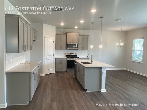 3rd image of 612 Fosterton Cottage Way