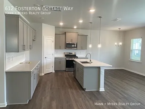 612 Fosterton Cottage Way — Photo 3