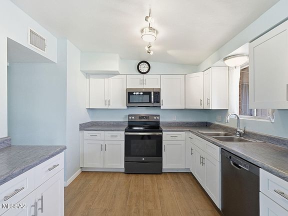 3rd image of 822 N Duffy Pl