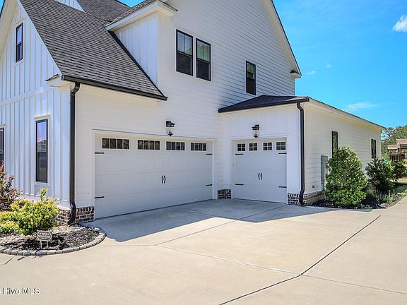 5th image of 214 Cardinal Court