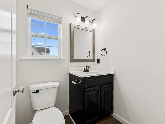 5th image of 671 McKean Dr