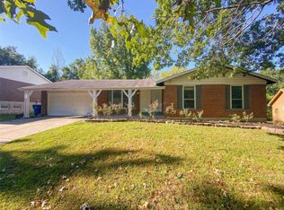 6815 Trois Ct, Florissant, MO 63033