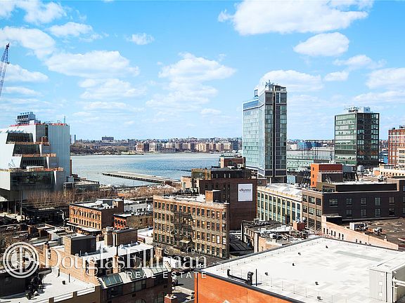 3rd image of 61 Jane St APT 15L