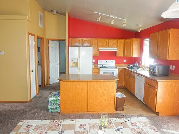 4th image of 8716 Kingsbury Dr