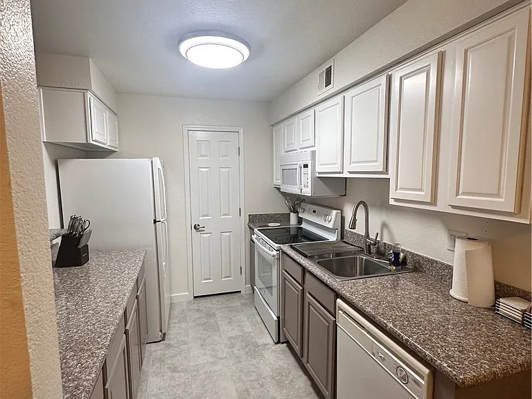 2451 N Rainbow Blvd #2024 — Photo 30