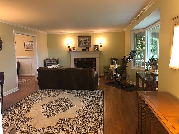 4th image of 485 Miranda Rd