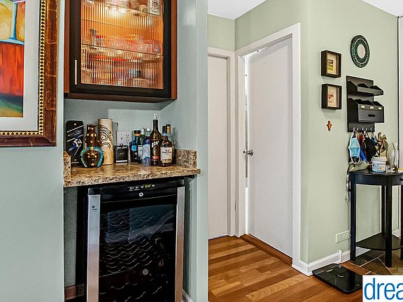 4th image of 1355 N Sandburg Ter APT 1801