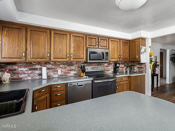 10605SummitviewExt_23