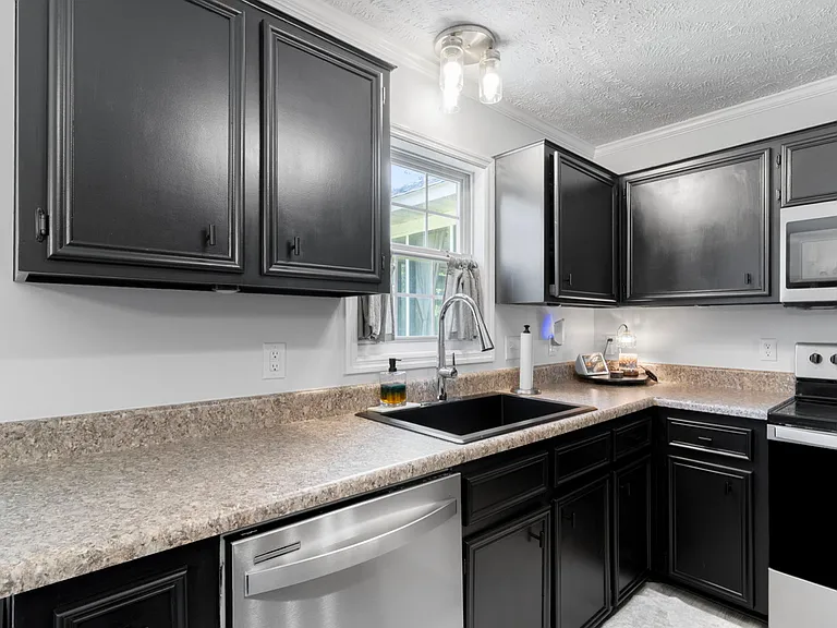 4531 Mobius Rd — Photo 9