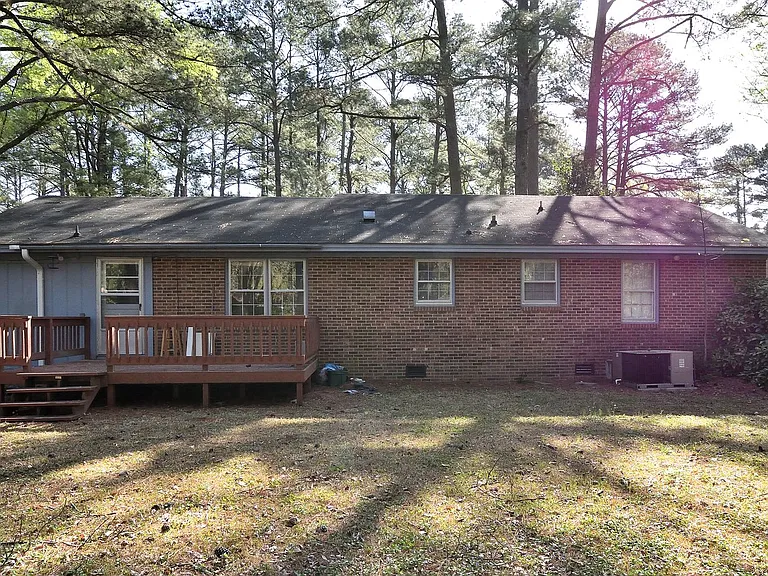 708 Cedarbrook Dr — Photo 2