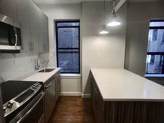 Rented by Bohemia Realty Group | media 17