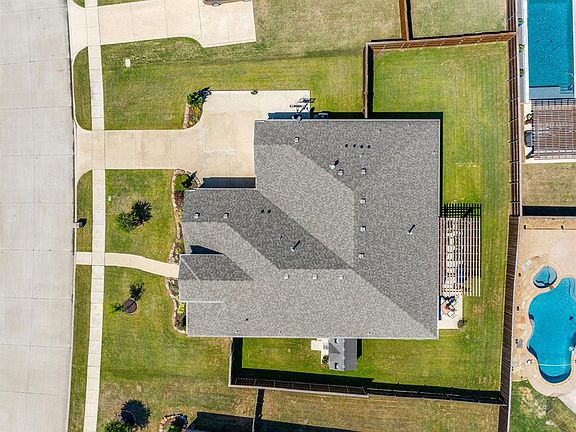 4th image of 453 Tablerock Dr