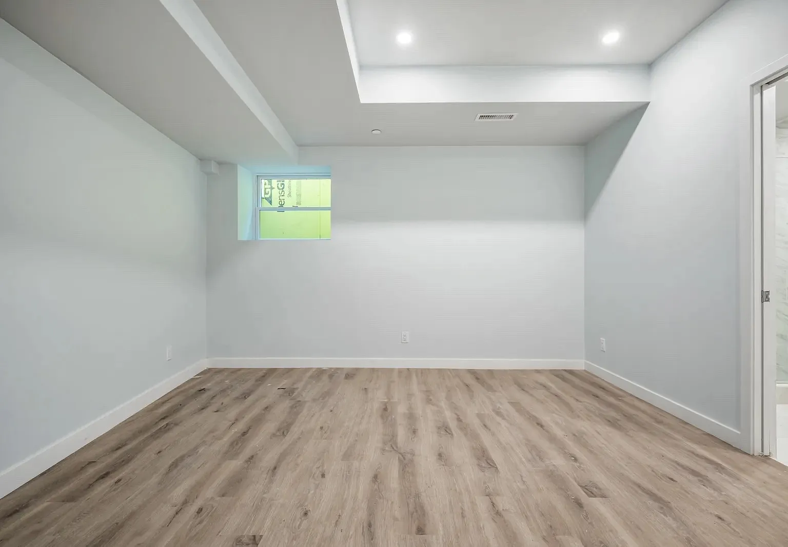 147 Grampian Way - 4 — Photo 4