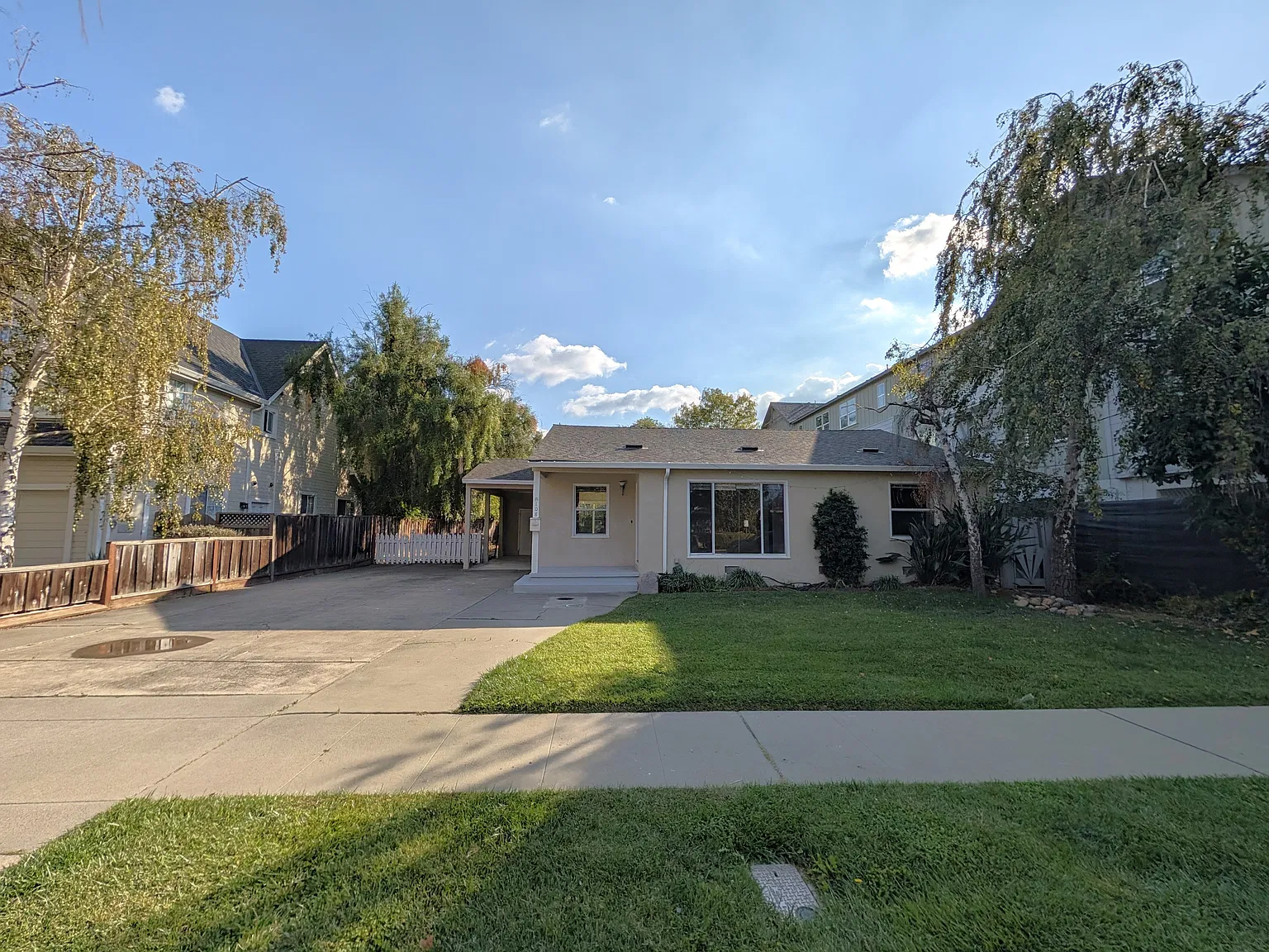 3 bed, 1330 sqft, $4,700 — Photo 1