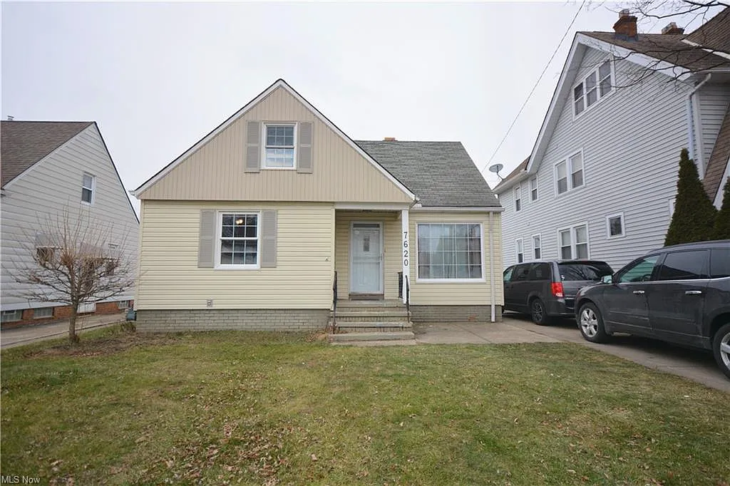 7620 Ivandale Dr photo 1