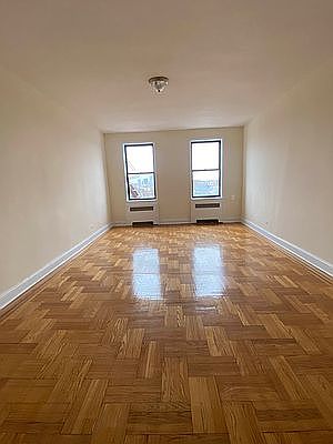 3rd image of 8315 Lefferts Blvd APT 6A