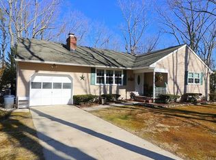 1 Carteret Ct, Waretown, NJ 08758