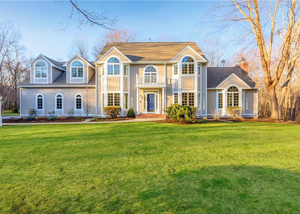 1st image of 40 Bassett Cir