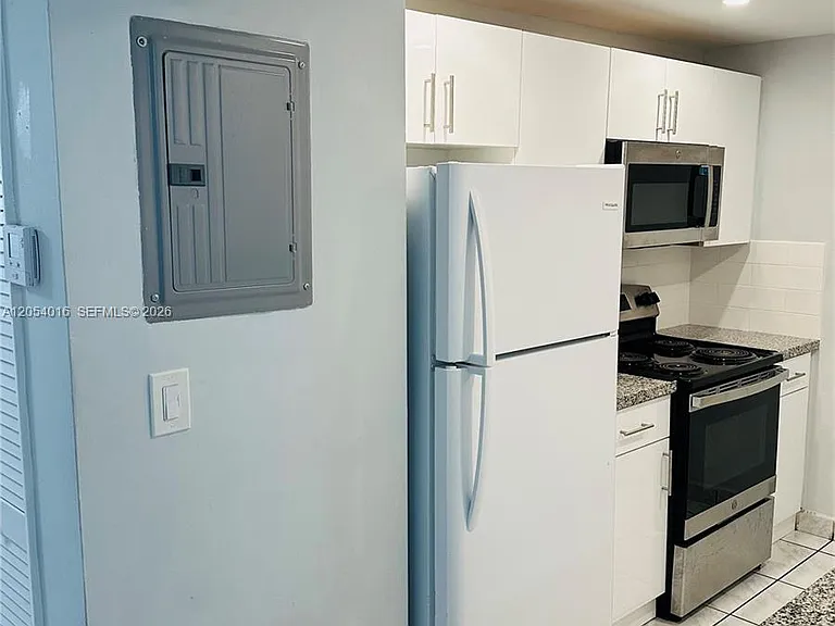 9354 SW 77th Ave #I1 — Photo 19