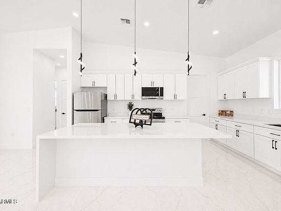 5th image of 6523 S 333rd Avenue