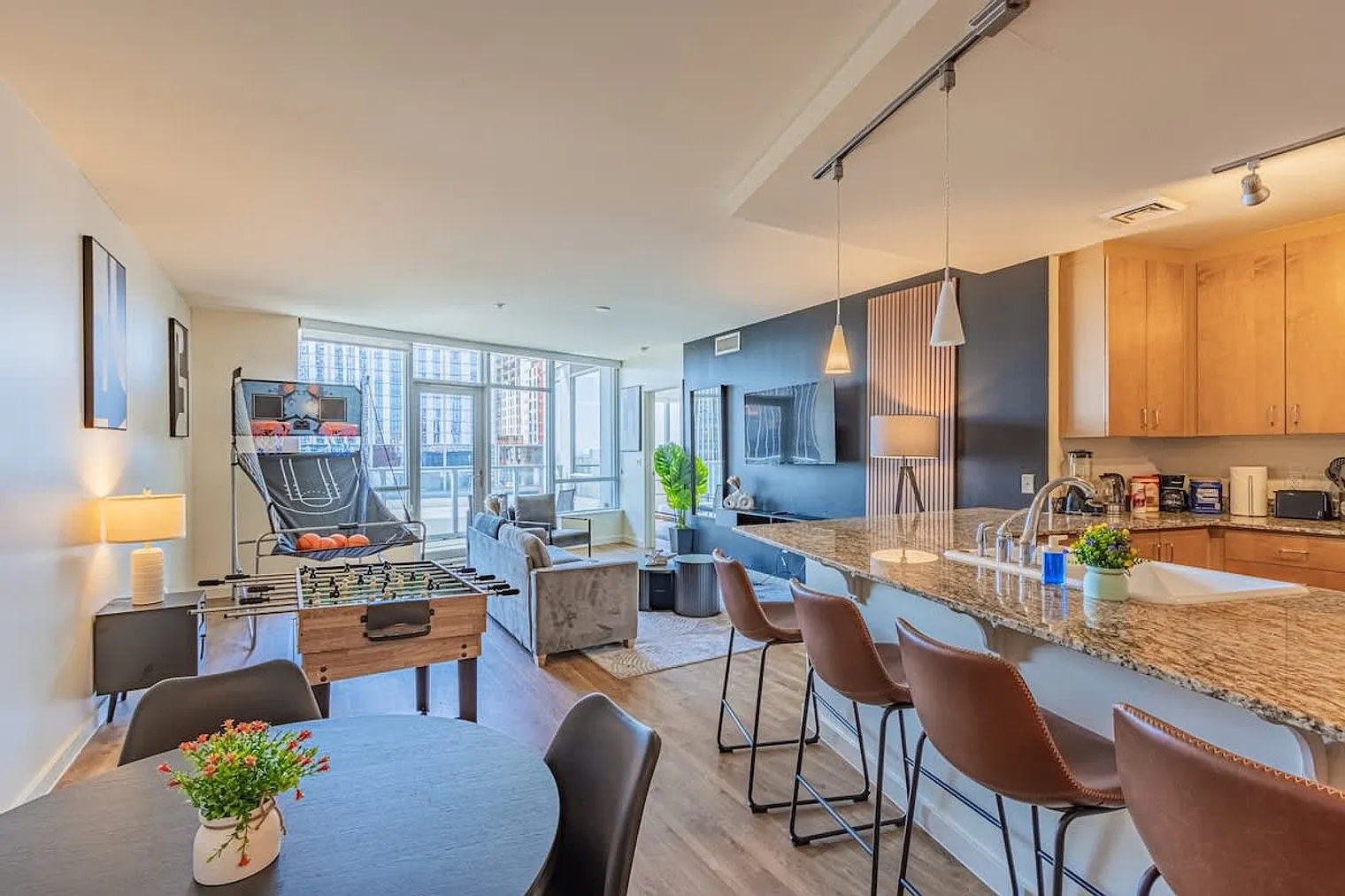 1 bed, 1.0 bath, 1130 sqft, $2,833 — Photo 1