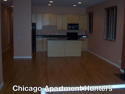 2nd image of 1327 N Mohawk St #1